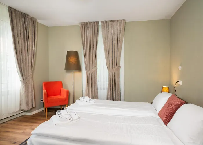 Betweenlakes 1st Floor شقة *